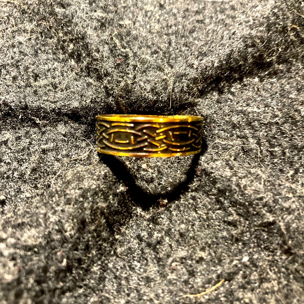 Costume jewelry Celtic Knot